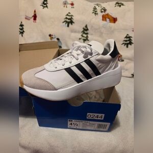Adidas White and Black Country XLG Sneakers